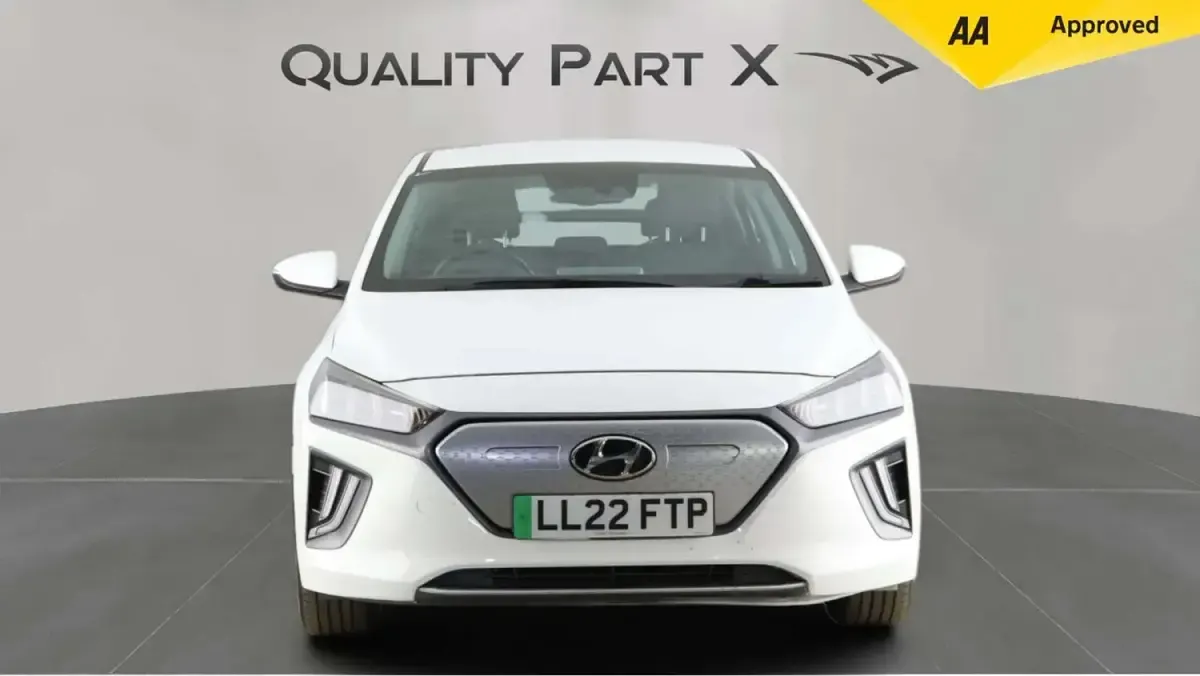 Usado Hyundai Ioniq Premium 100 kW (136 CV) 2022 Blanco Utilitario