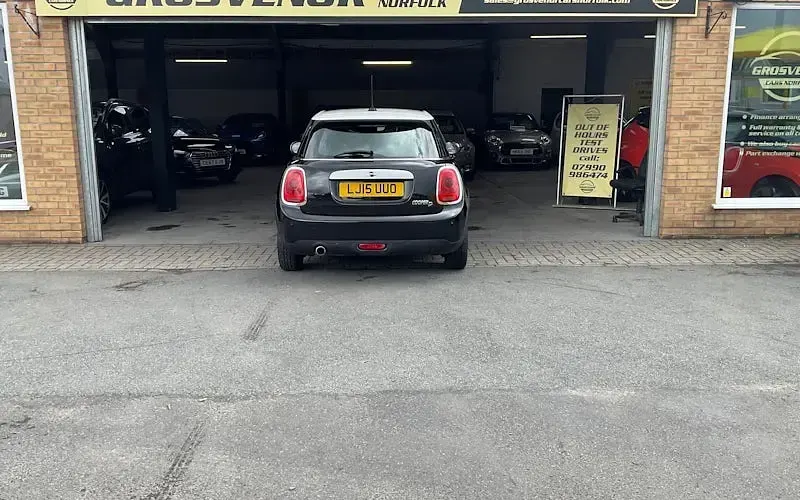 Used Mini Cooper Hatch 116 HP (85 kW) 2015 Black Hatchback
