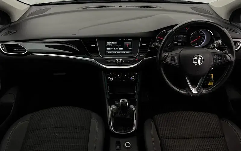 Used Vauxhall Astra Edition 122 HP (89 kW) 2021 Black Hatchback