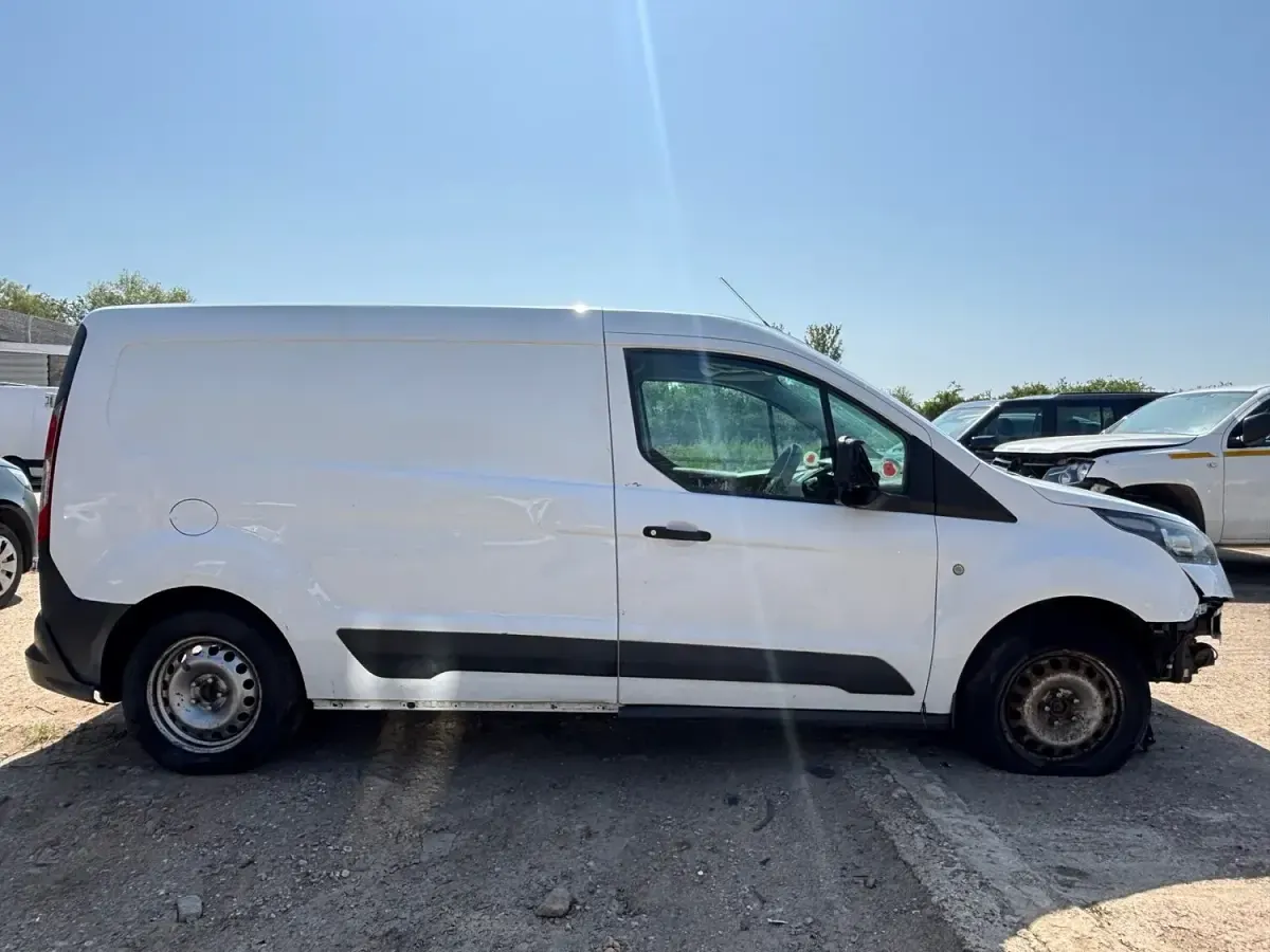 Used Ford Transit Connect 75 HP (55 kW) 2015 White MPV