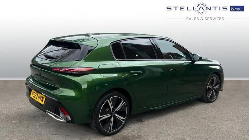 Used Peugeot 308 GT 129 HP (94 kW) 2022 Green Hatchback