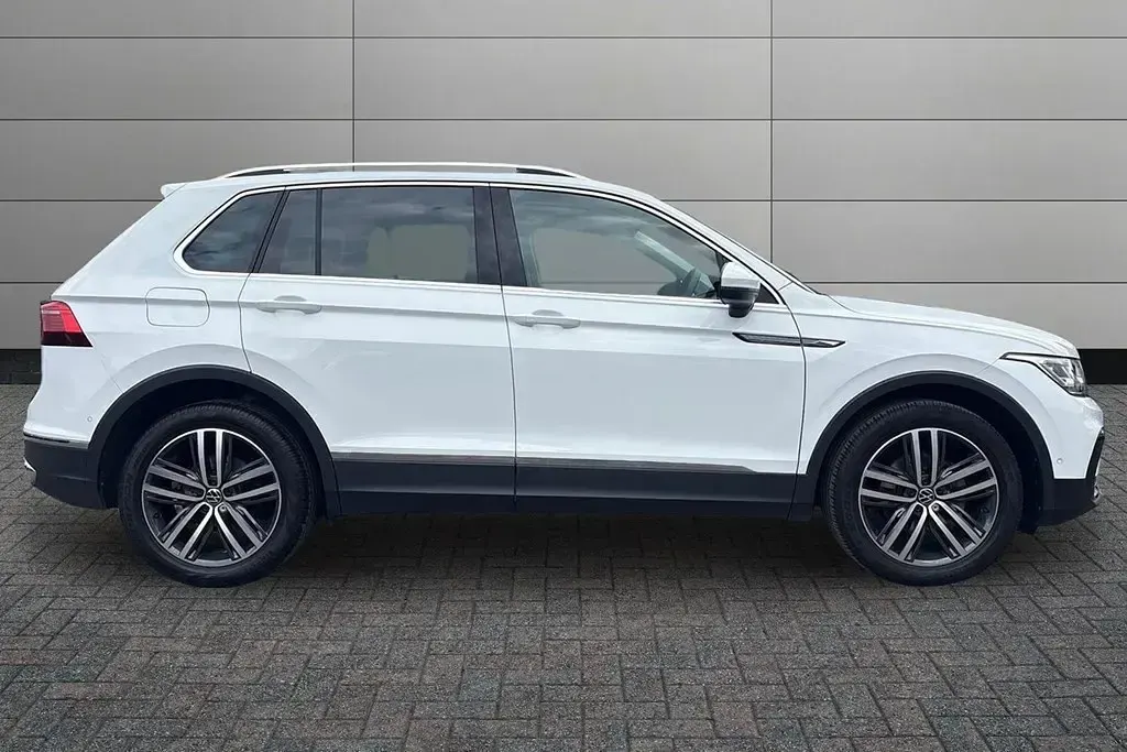 Used VW Tiguan Elegance 150 HP (110 kW) 2022 White SUV