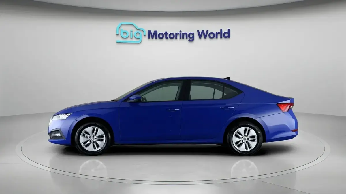 Used Skoda Octavia SE Technology 150 HP (110 kW) 2023 Blue Hatchback
