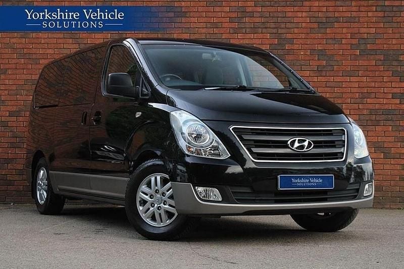 Black Used 2017 Hyundai I800 SE MPV | £13,489 (A bit pricey) - Image 1/1