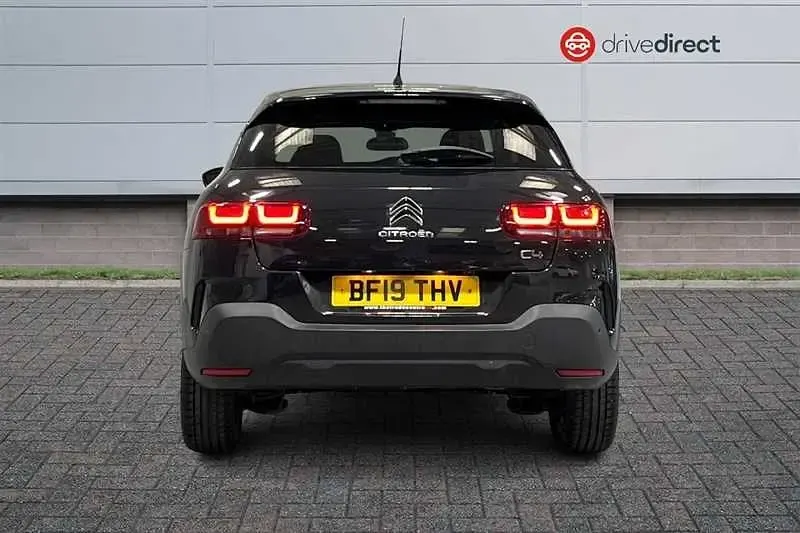 Usado Citroën C4 Cactus Flair 110 HP (80 kW) 2019 Preto Citadino