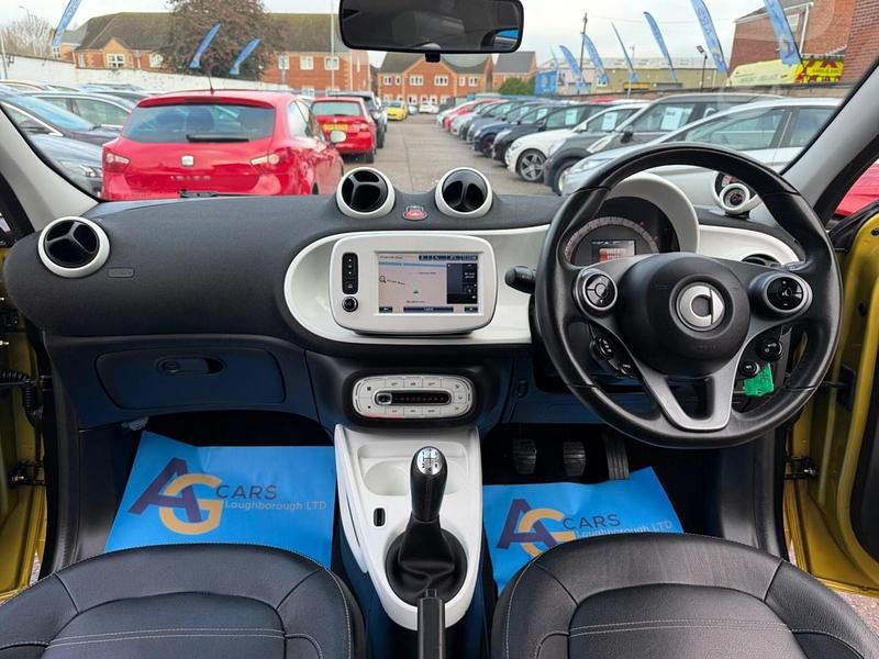 Used Smart ForFour Premium 71 HP (52 kW) 2015 Yellow Hatchback