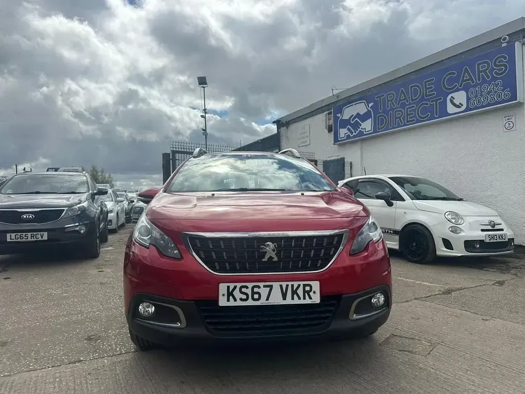 Used Peugeot 2008 Active 82 HP (60 kW) 2018 Red SUV