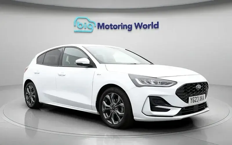 Used Ford Focus ST-Line 125 HP (91 kW) 2023 White Hatchback
