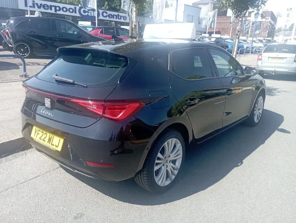 Used Seat Leon SE Dynamic 110 HP (80 kW) 2022 Black Hatchback