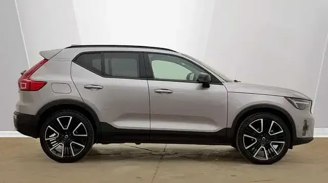 Used Volvo XC40 Ultra 194 HP (142 kW) 2025 Silver SUV