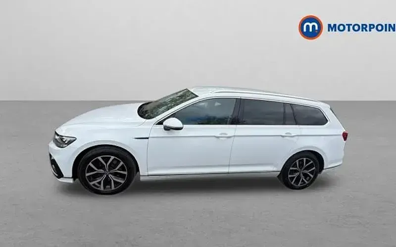 Begagnad VW Passat GTE 218 HK (160 kW) 2023 Kombi
