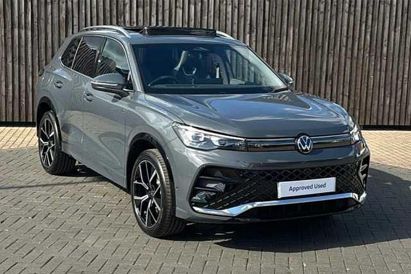 Used 2025 VW Tiguan SUV | £40,099 - Image 1/4