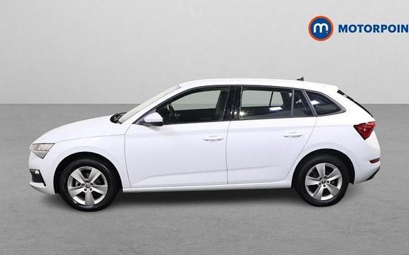 Used Skoda Scala SE 95 HP (69 kW) 2023 White Hatchback