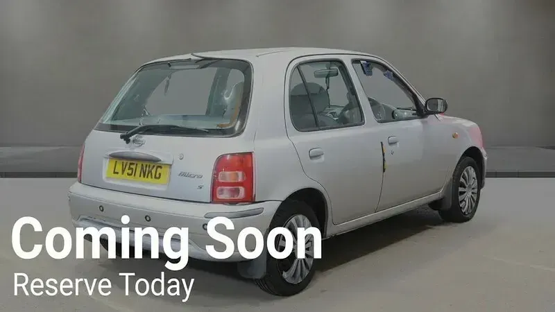 Usado Nissan Micra S 60 HP (44 kW) 2001 Prateado Citadino