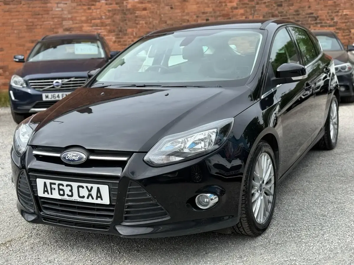 Used Ford Focus Zetec 125 HP (91 kW) 2013 Black Hatchback