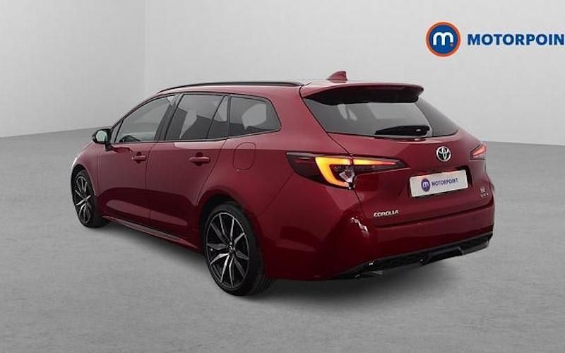 Used Toyota Corolla Sport 196 HP (144 kW) 2024 Red Estate