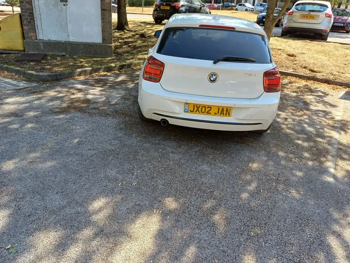 Used BMW 118 Sport Line 2014 White Hatchback