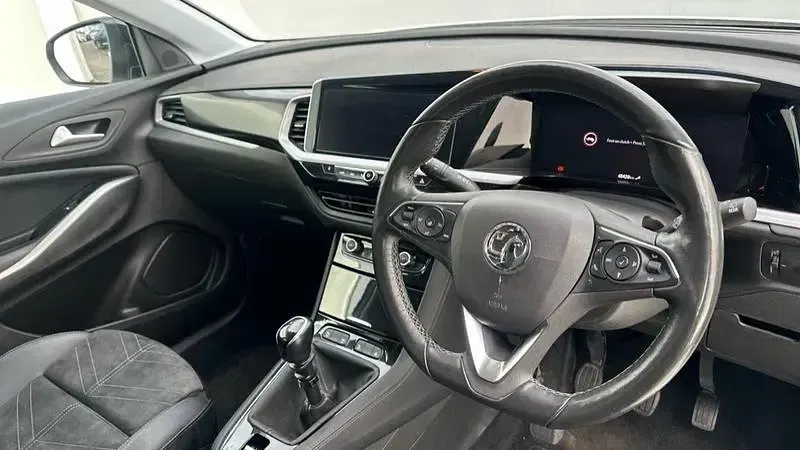Used Vauxhall Grandland X Ultimate 130 HP (95 kW) 2024 White SUV