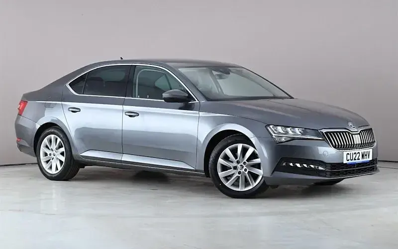 Usado Skoda Superb SE Technology 150 CV (110 kW) 2022 Utilitario
