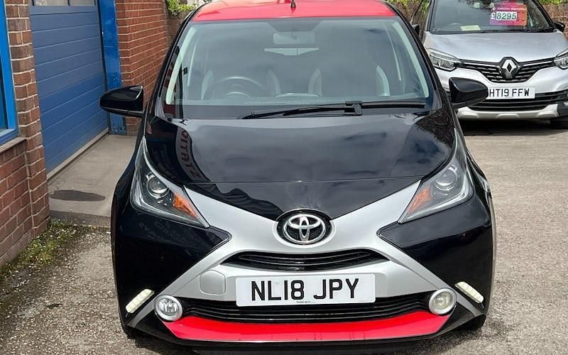 Used Toyota Aygo x-press 69 HP (50 kW) 2018 Black Hatchback