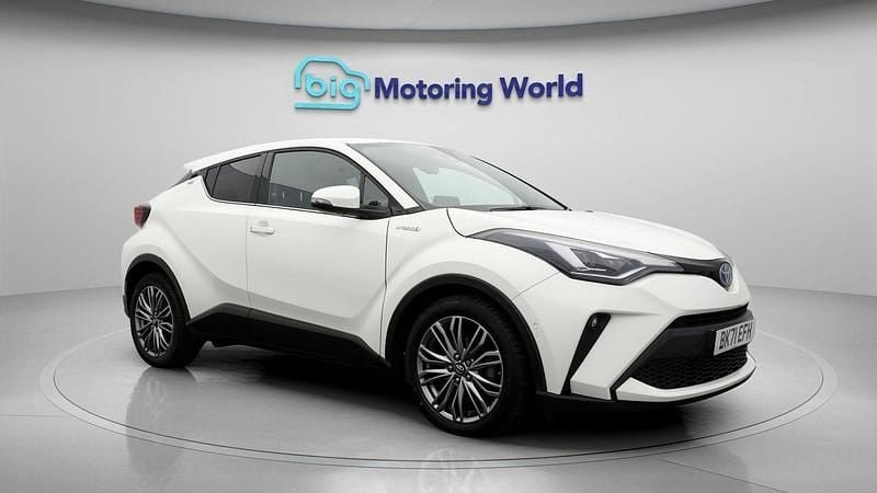 Used 2021 Toyota C-HR SUV | £17,800 (Fair price) - Image 1/4