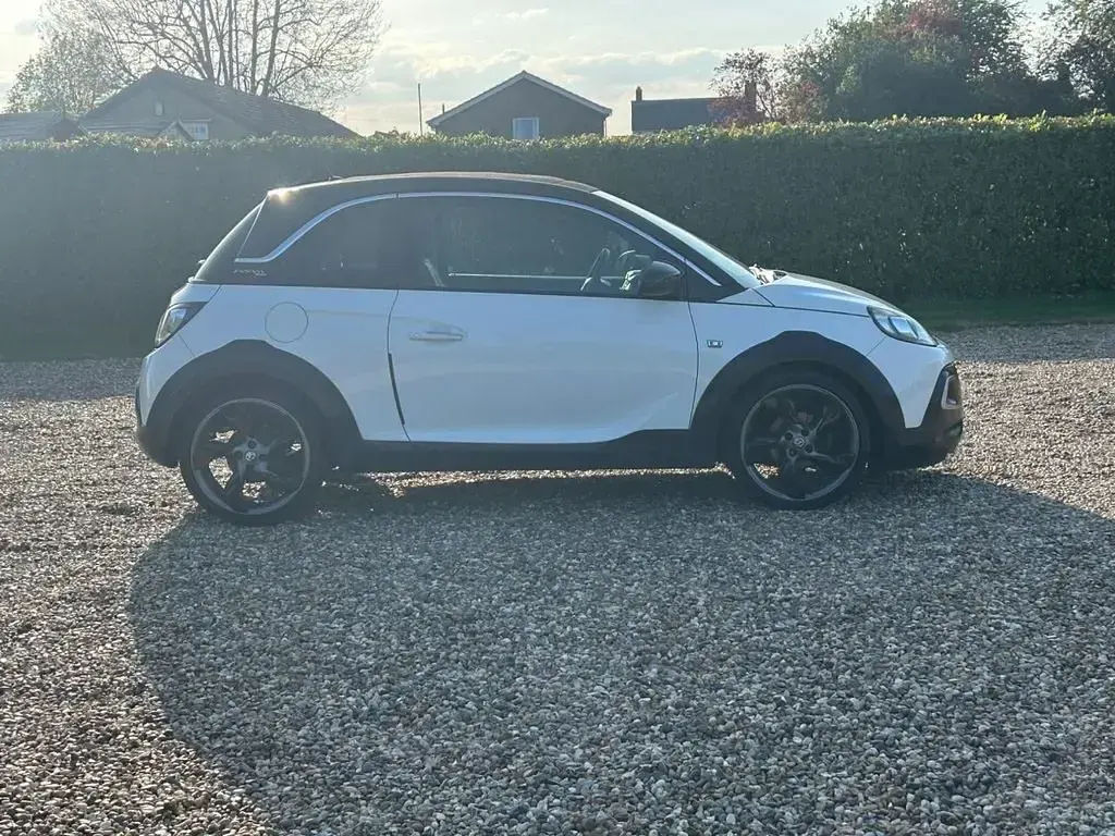 Usado Vauxhall Adam Rocks 2016 Blanco Utilitario