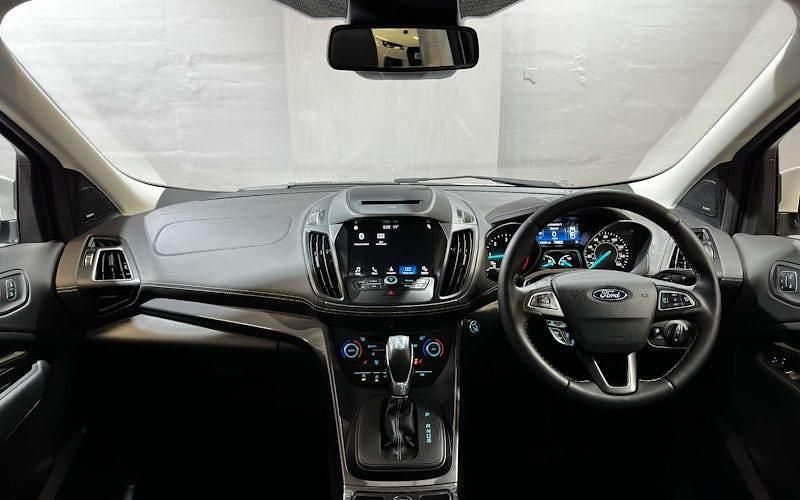 Used Ford Kuga Vignale 180 HP (132 kW) 2019 White SUV