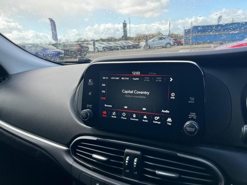 Used Fiat Tipo Life 100 HP (73 kW) 2022 Blue Hatchback