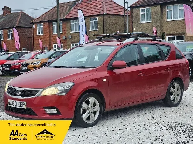 Used Kia Ceed 2010 Red Hatchback