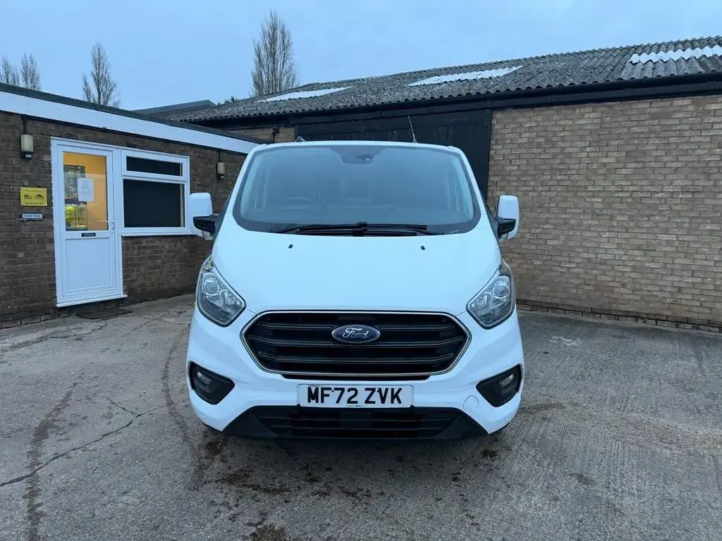 Used Ford Transit Custom Limited 130 HP (95 kW) 2022 White Van