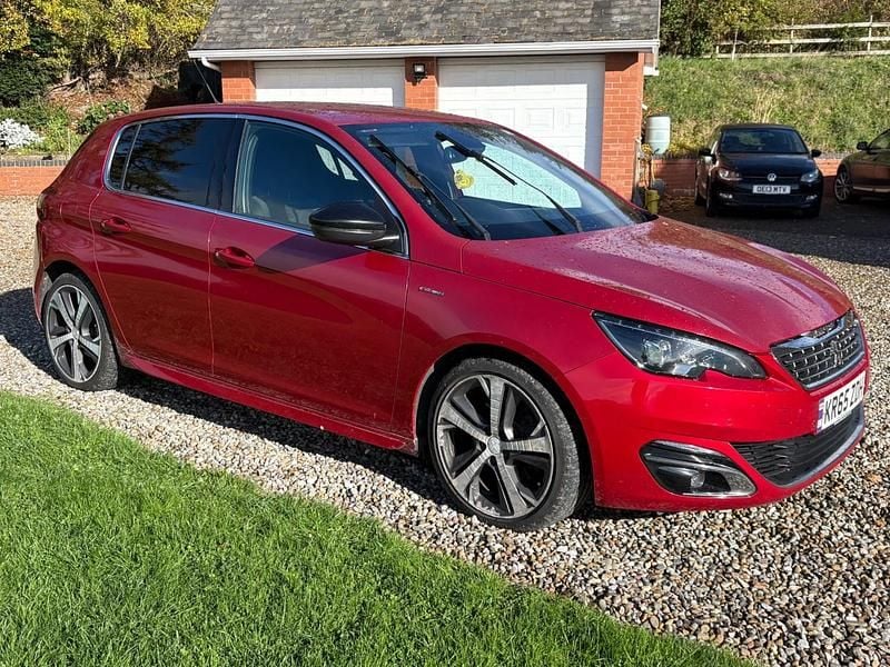 Used Peugeot 308 GT-line 2015 Red Hatchback