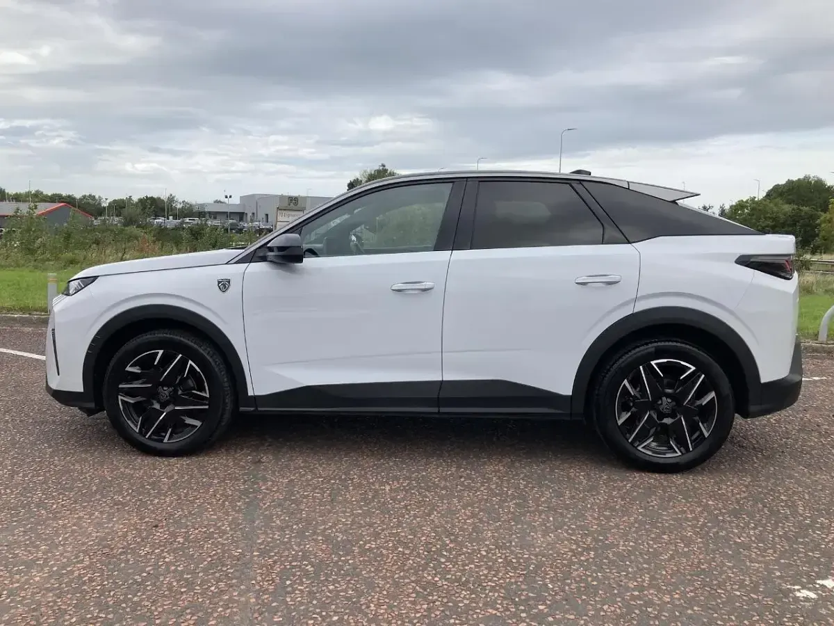 Used Peugeot 3008 GT 134 HP (98 kW) 2024 White SUV