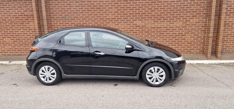 Used Honda Civic SE 98 HP (72 kW) 2009 Black Hatchback