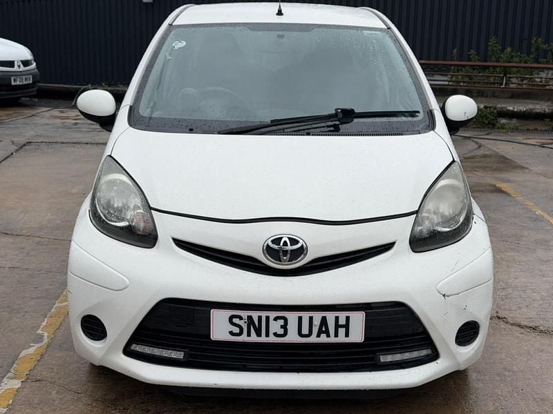 Used Toyota Aygo 2013 White Hatchback