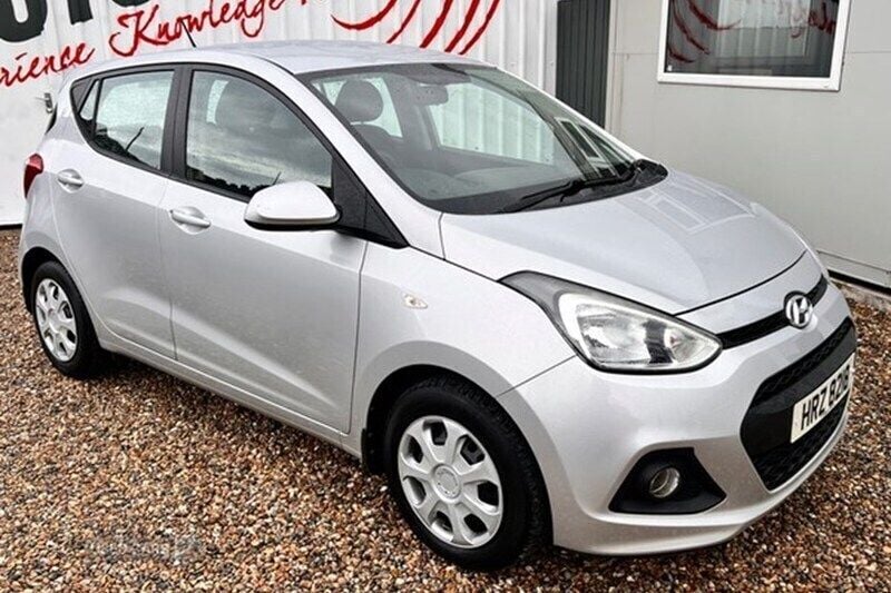 Silver Used 2014 Hyundai i10 SE Hatchback | £7,490 (Good price) - Image 1/1