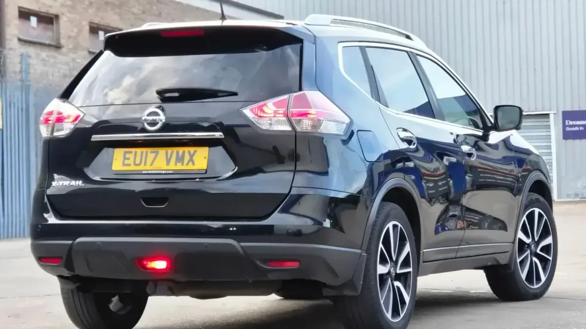 Used Nissan X-Trail Tekna 163 HP (119 kW) 2017 Black SUV