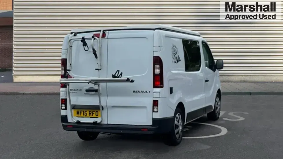 Used Renault Trafic Business 115 HP (84 kW) 2015 White MPV
