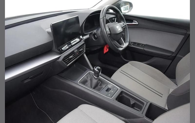 Used Seat Leon SE Dynamic 108 HP (79 kW) 2021 Black Hatchback