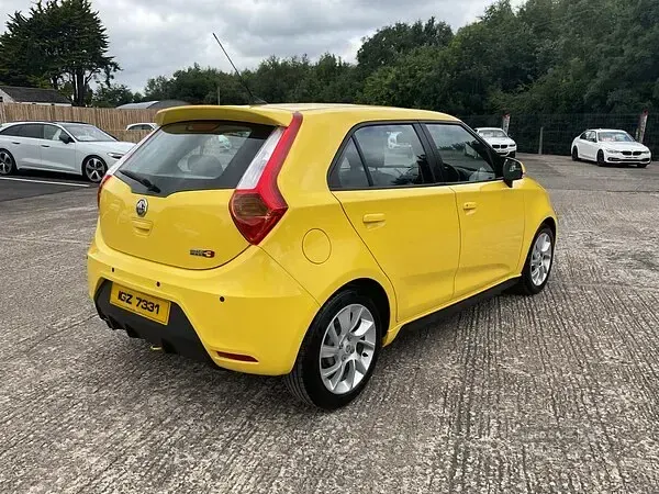 Used MG MG3 106 HP (77 kW) 2018 Yellow Hatchback