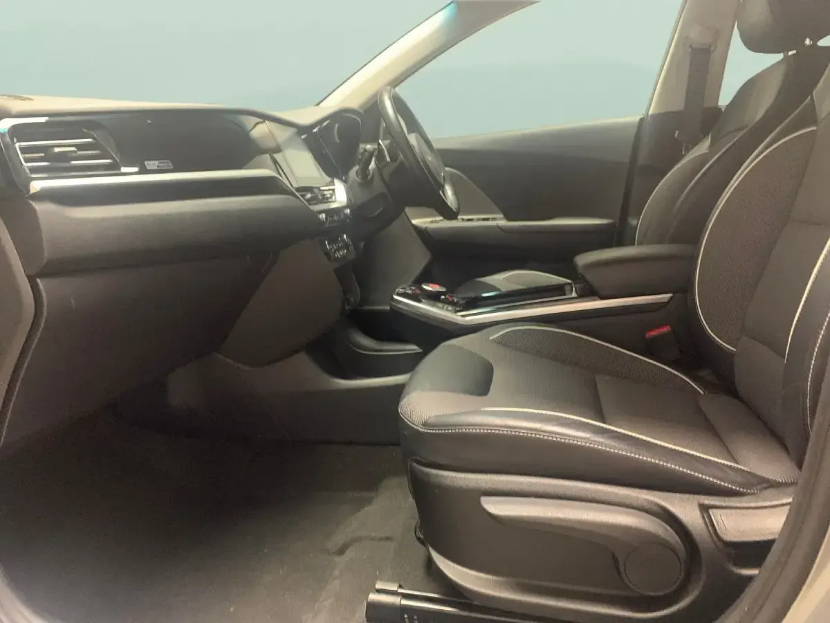 Used Kia e-Niro 147 kW (201 HP) 2022 Grey SUV