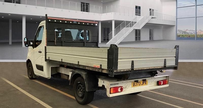 Used Nissan Interstar Tekna 145 HP (106 kW) 2023 White Van