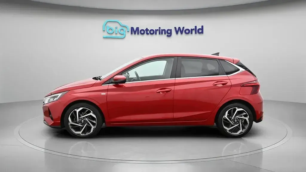 Używany Hyundai i20 Premium 100 KM (73 kW) 2023 Czerwony Hatchback