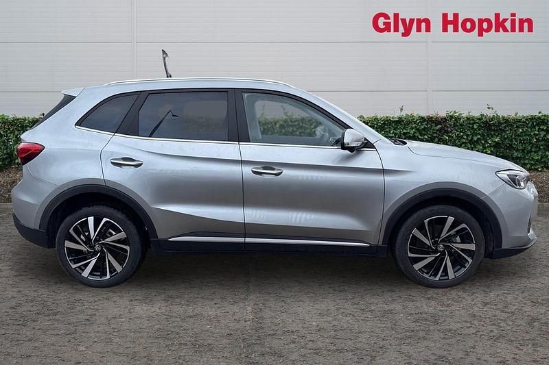 Used MG ZS Trophy 2025 Silver Hatchback