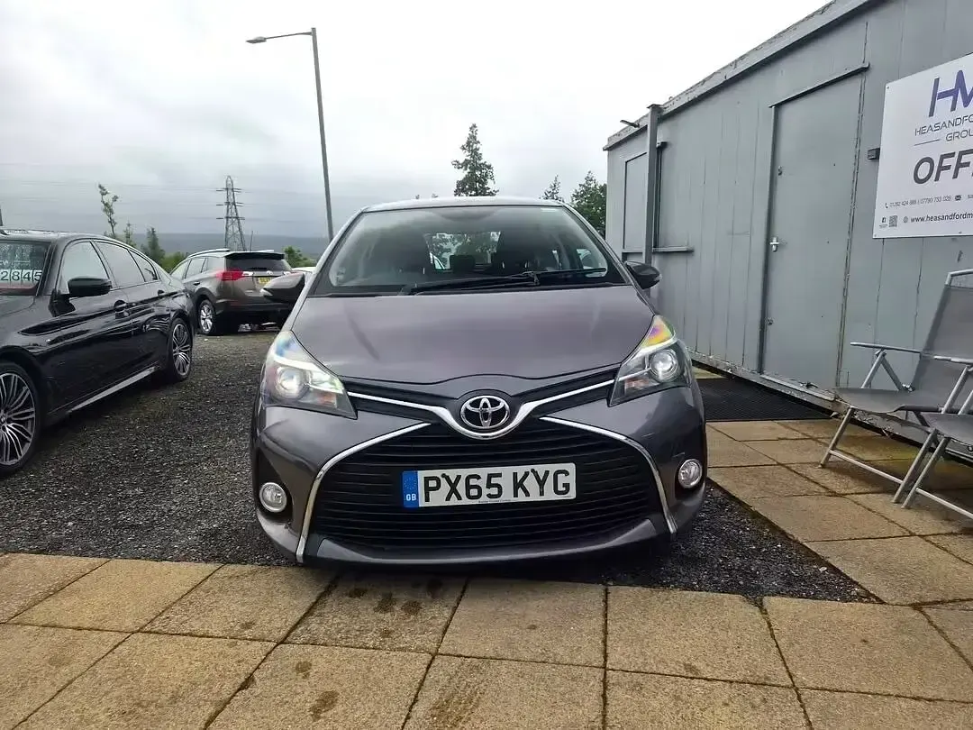 Used Toyota Yaris 2015 Grey Hatchback