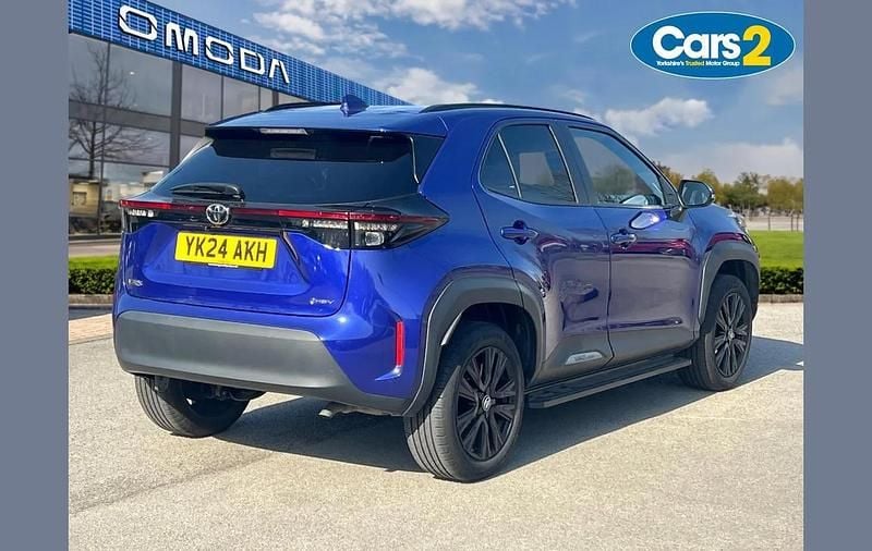 Used Toyota Yaris Cross Design 113 HP (83 kW) 2024 Blue SUV