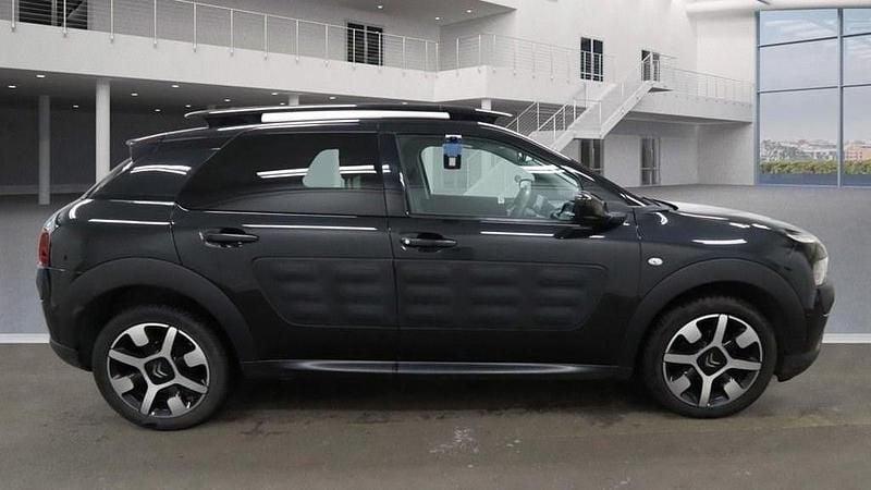 Used Citroën C4 Cactus Flair 110 HP (80 kW) 2015 Black Hatchback