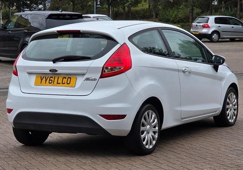 White Used 2012 Ford Fiesta Hatchback | £2,499 (Good price) - Image 1/4