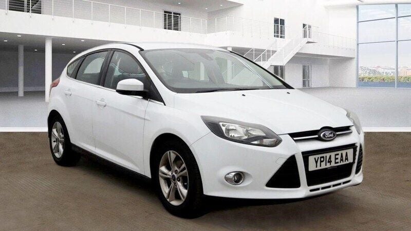 White Used 2014 Ford Focus Zetec Hatchback | £5,990 (Fair price) - Image 1/2