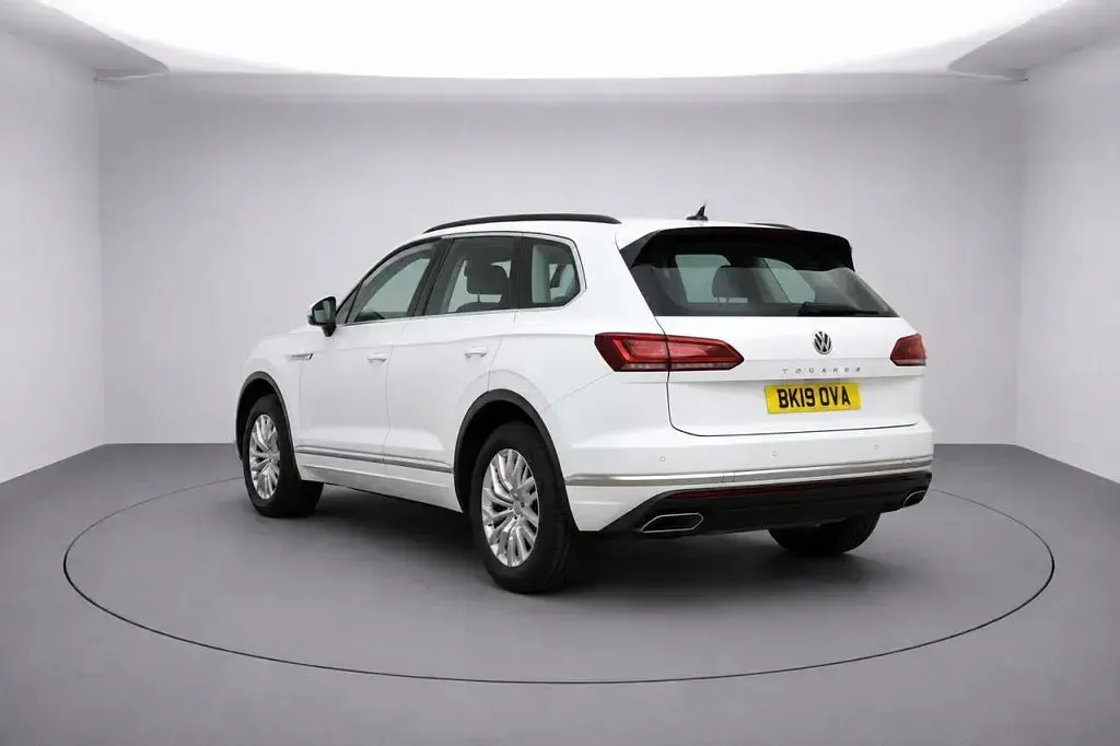 Used VW Touareg SEL 286 HP (210 kW) 2019 White SUV