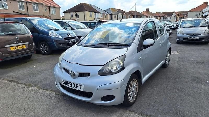 Used Toyota Aygo Platinum 67 HP (49 kW) 2009 Silver Hatchback